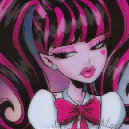 Draculaura | aesthetic Black and Pink Vampire