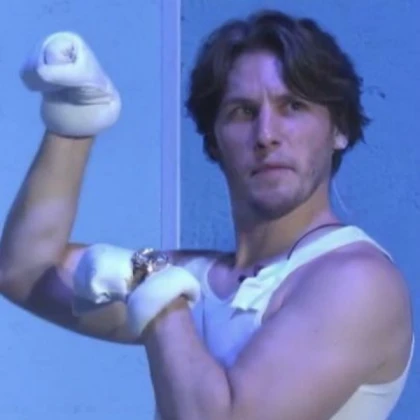 Jerma with the cat pose