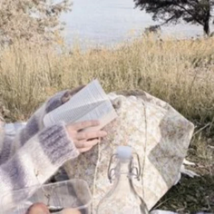 [COTTAGE CORE] reading by the lake