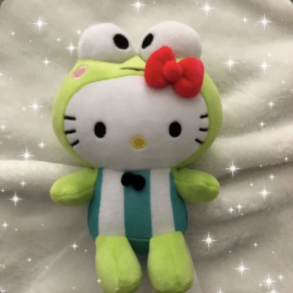 Hello Kitty in Keroppi costume!!