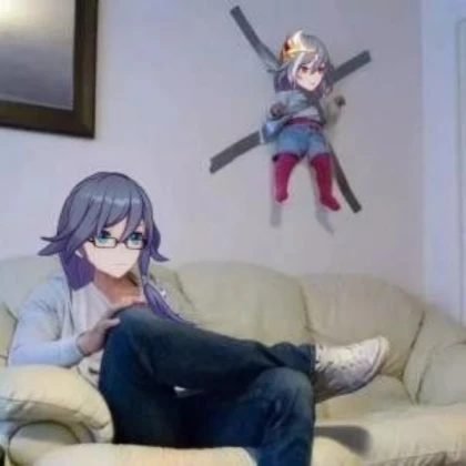 an extremely low quality picture of a fu hua meme