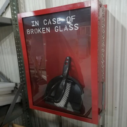 In case of broken glass, use dust pan