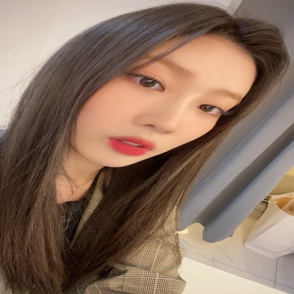 Kim lip loona brunette fall aesthetic kpop idol