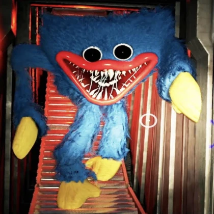 Huggy Wuggy With Sharp Teeth